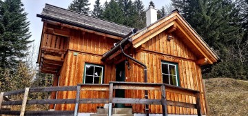 Alpine Chalet for Sale in Salzkammergut, Altuasee