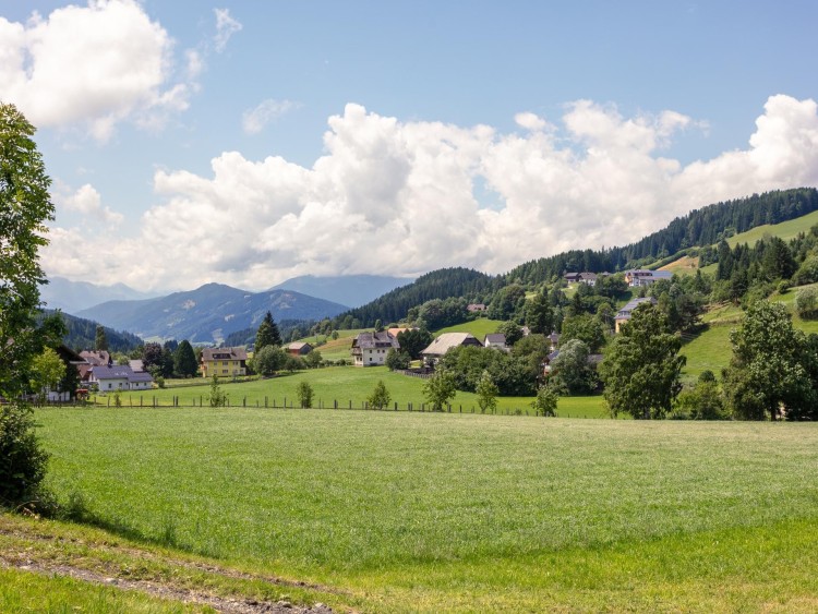 Cozy 1-bedroom Apartment for Sale, Sauerfeld