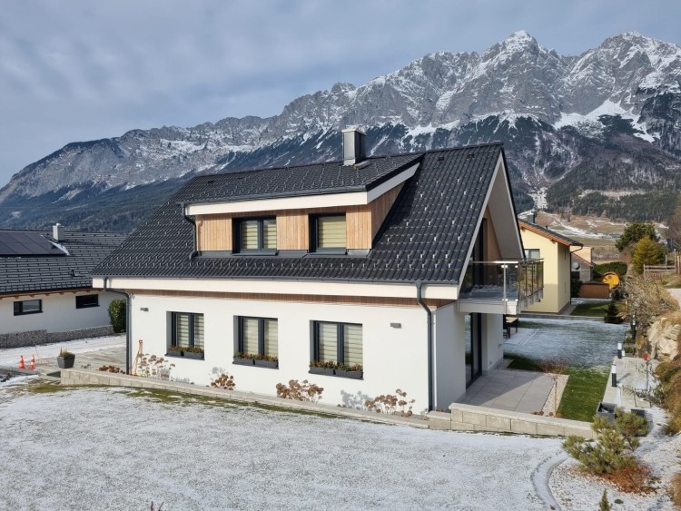 House in Niederöblarn with 4 Units for Sale