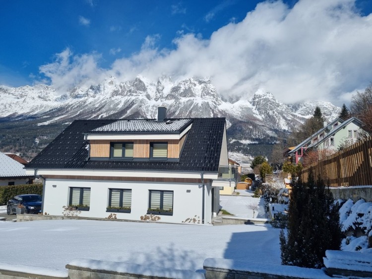 House in Niederöblarn with 4 Units for Sale