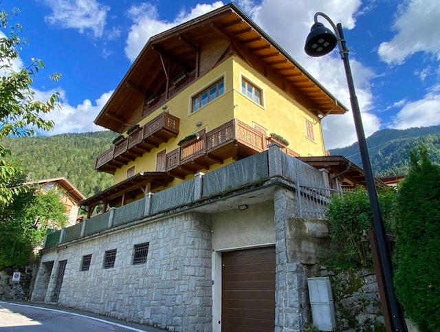 Large Detached Mountain House in Bocenago in Dolomiti di Brenta