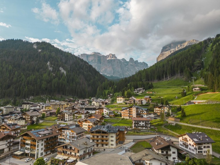 Luxury Apartment for Sale in the Sellaronda area