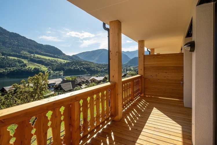 Dreamy Lakeside Apartments near Grundlsee