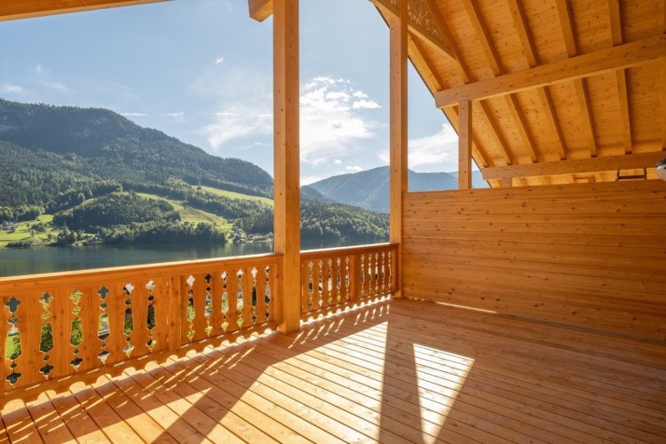 Dreamy Lakeside Apartments near Grundlsee