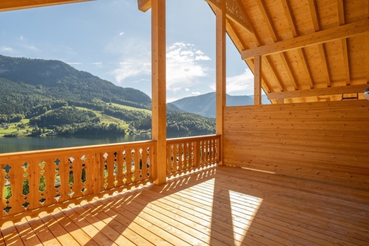 Dreamy Lakeside Apartments near Grundlsee